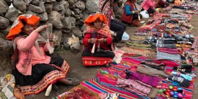 Sale of handicrafts on the Lares trek 3 days