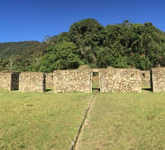 In the Choquequirao trek 8 days we also arrive at the Llactapata archaeological complex