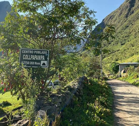 In the Choquequirao walk we arrive at the town of Collpapampa.