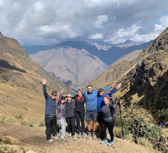 beautiful photo in friends in the warmiwañusca pass