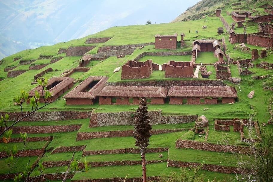 Huchuy Qosqo Terraces.