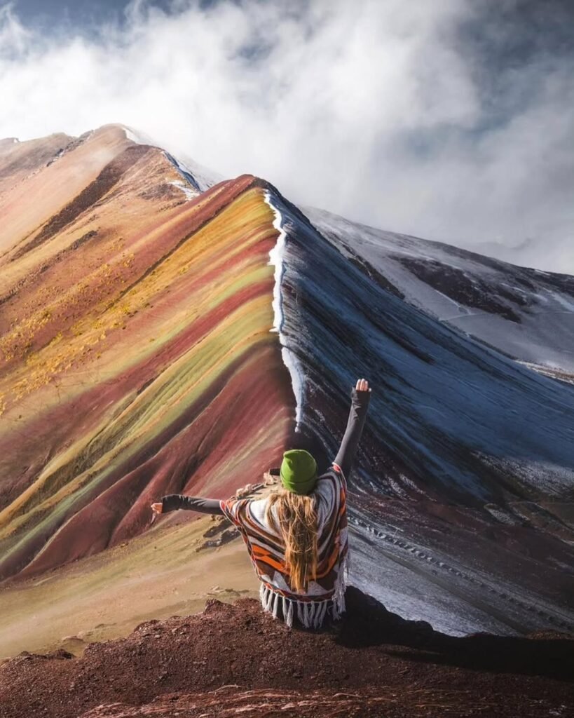 Hundreds of tourists come to Rainbow Mountain daily and make some unforgettable memories! 