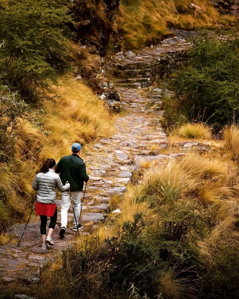 Performing the Huchuy Qosqo trek offers a complete experience, combining natural beauty, Inca culture and outdoor adventure.