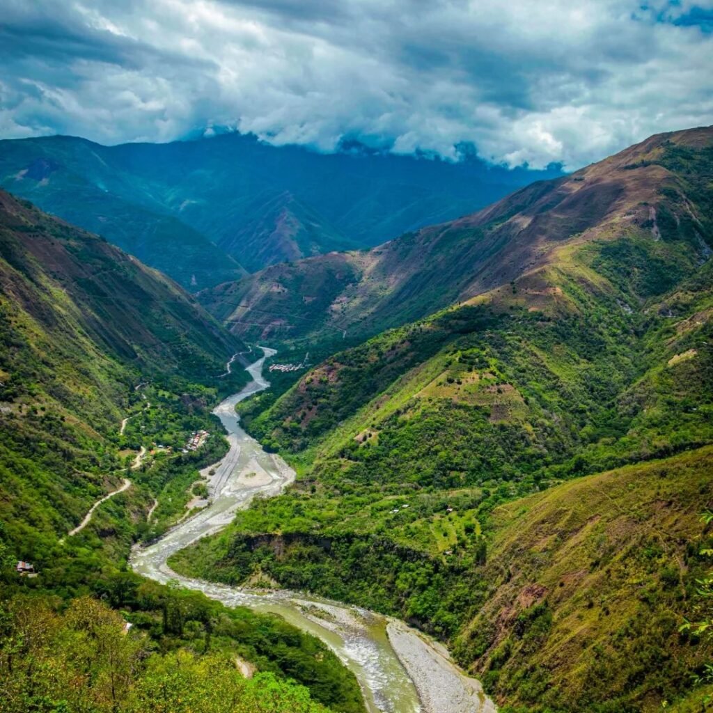 This action-packed tour allows you to experience the extraordinary views of Machu Picchu