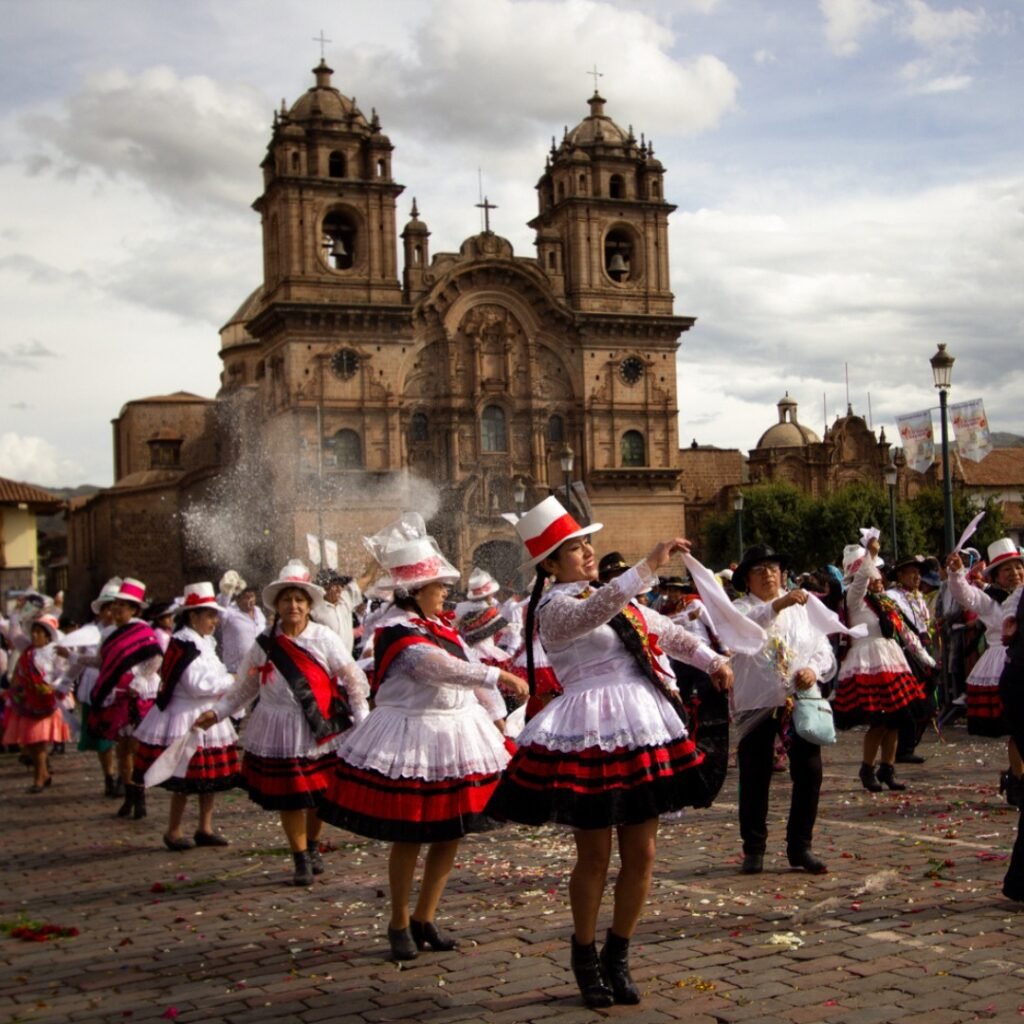 This is how we live the carnivals in our beloved Cusco, with much joy and passion for our customs! Let's celebrate together this