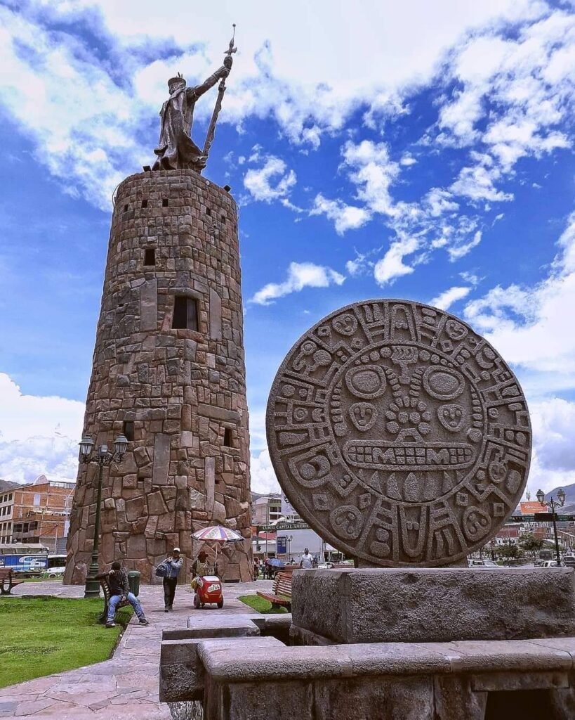 Monumento al inca Pachacútec, Cuzco